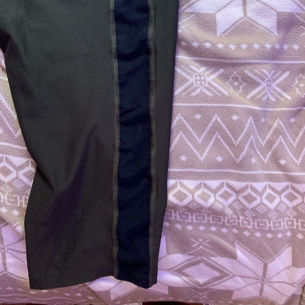 Green Nike Capri Leggings - Picture 4 of 5